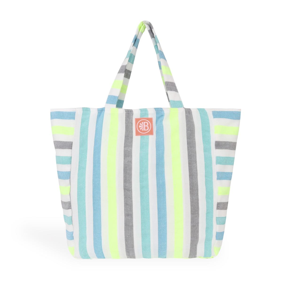 Novedades / Las Bayadas - Bolsa de Playa La Samantha / Las Bayadas cre la bolsa de playa perfecta usando la misma tcnica para la creacin de las mantas de playa: grande, ligera, colorida y fcil de lavar.